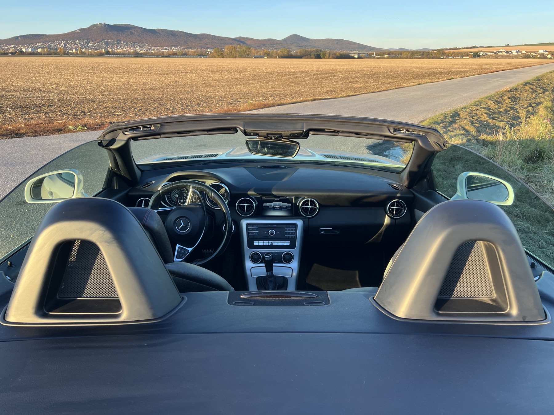 Mercedes-Benz SLC bočný profil
